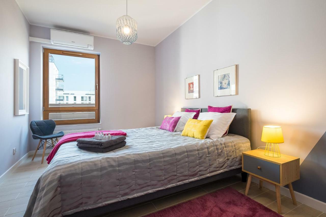 Ferienwohnung Raya Mansion Warschau Exterior foto