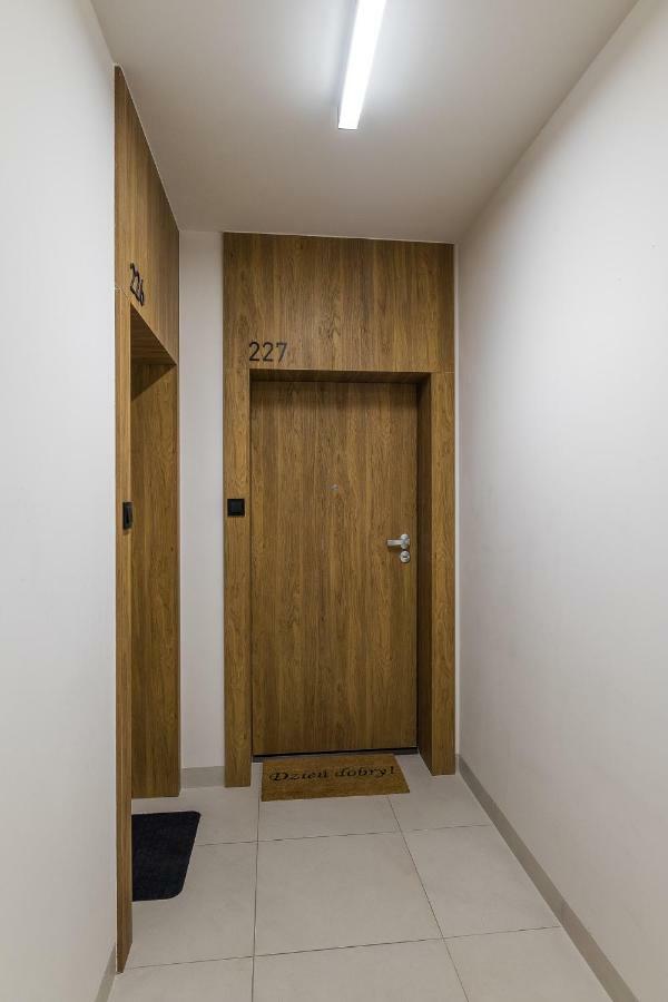 Ferienwohnung Raya Mansion Warschau Exterior foto