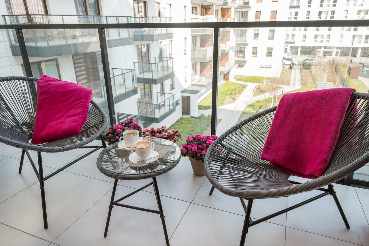 Ferienwohnung Raya Mansion Warschau Exterior foto
